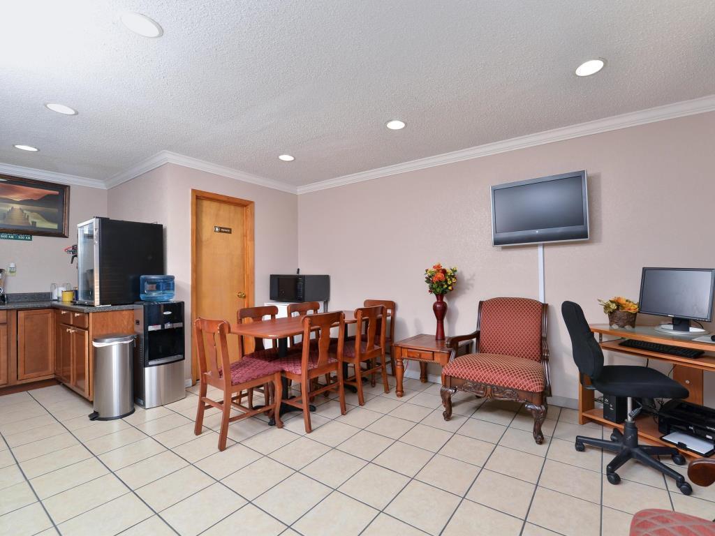 Americas Best Value Inn-Indianola Εξωτερικό φωτογραφία
