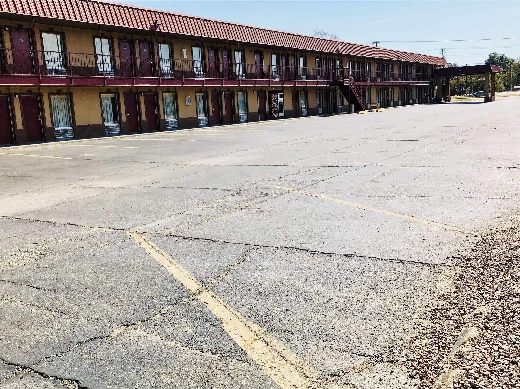 Americas Best Value Inn-Indianola Εξωτερικό φωτογραφία