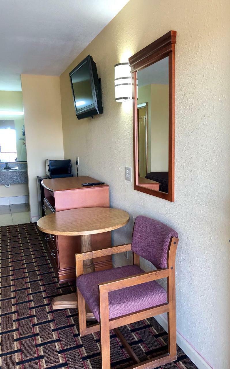 Americas Best Value Inn-Indianola Εξωτερικό φωτογραφία